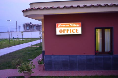 Facade/entrance, Decorative detail