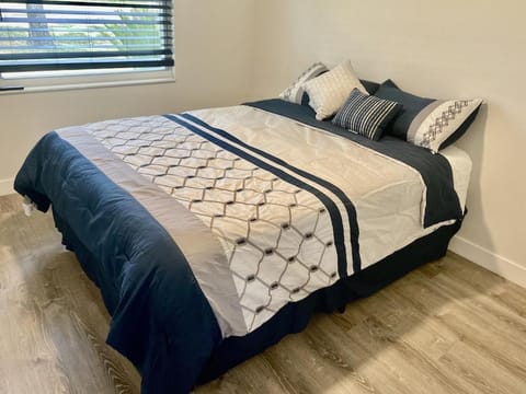 2400 heated sqft Centrally located majestic house with king beds House in Gainesville