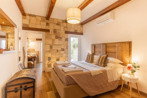 View (from property/room), View (from property/room), Bedroom, Inner courtyard view