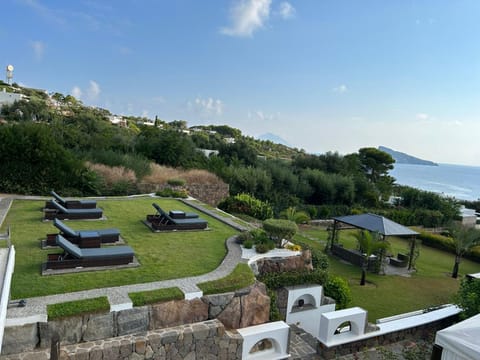 Solarium, Garden view
