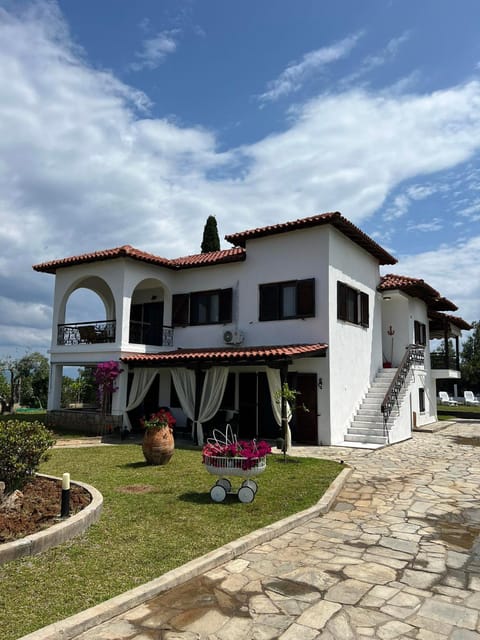 Property building, Garden, Garden view