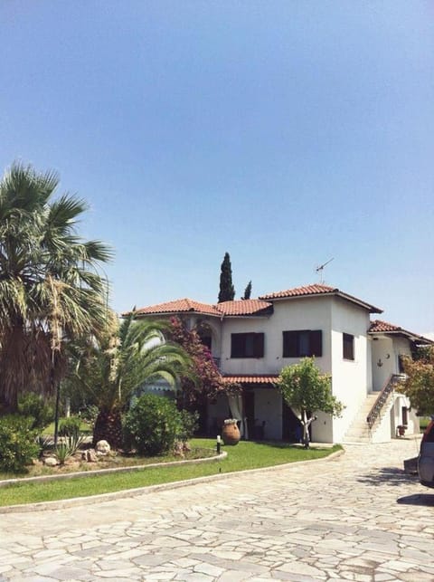 Property building, Day