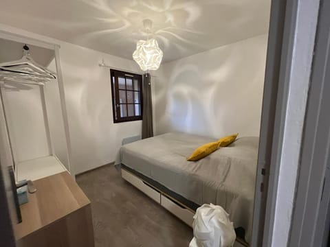 Appartement pour 2 personnes en ville avec terrasse Apartment in La Londe-les-Maures