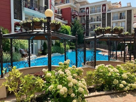 Property building, Pool view, Swimming pool, Swimming pool