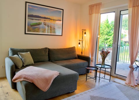 Communal lounge/ TV room, Bed, TV and multimedia, View (from property/room), Balcony/Terrace, Living room, Seating area, Pets