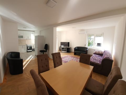 Big apartman - Free parking Apartment in Serbia