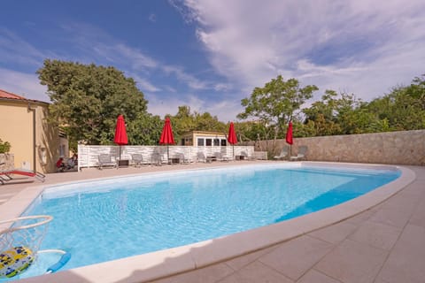 Day, Pool view, Swimming pool, sunbed