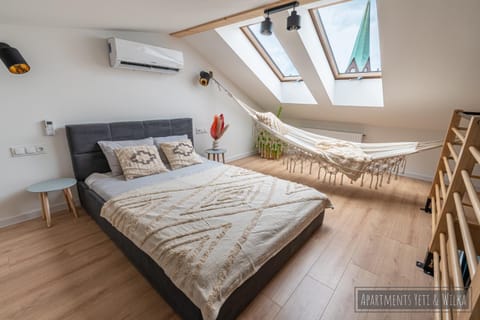 Bed, Bedroom, air conditioner