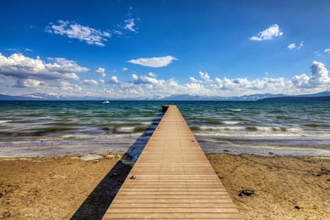Lakeside Studio Steps from the Beach House in Tahoe Vista