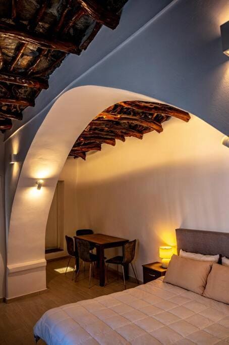 Seating area, Bedroom