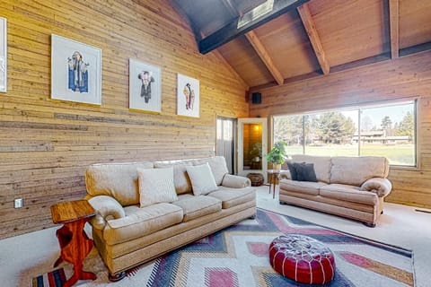 Meadowlark Manor House in Sunriver