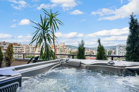 Hot Tub, Hot Tub, View (from property/room), Balcony/Terrace, Pool view, Swimming pool