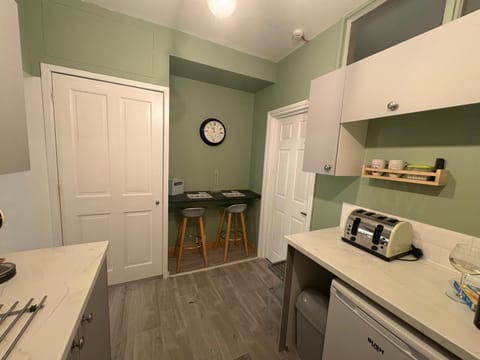 Seaton, Devon, two bed apartment, just off the sea front. Apartment in Seaton