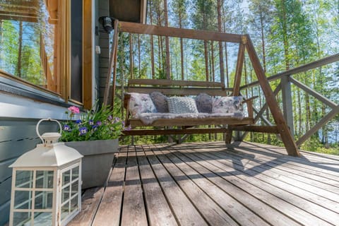 Patalaiska Cottage with private beach Villa in Finland