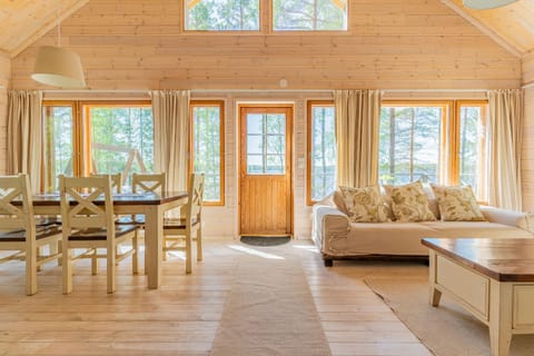 Patalaiska Cottage with private beach Villa in Finland