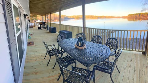 Patio, Dining area, Lake view