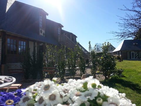 Facade/entrance, Garden