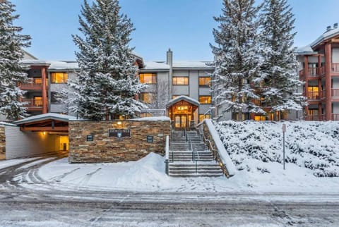 Ski In Ski Out 3BR Steps from Ski Resort House in Park City