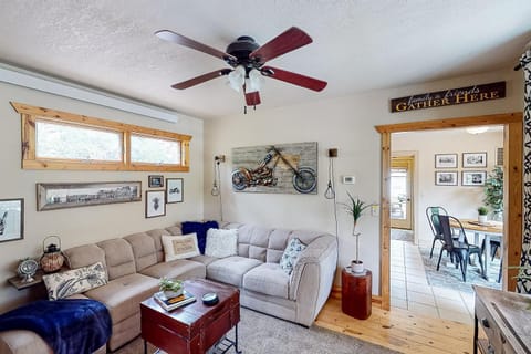 Mountain View Escape House in Lead