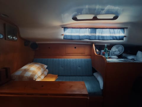 Bed, Living room, Seating area