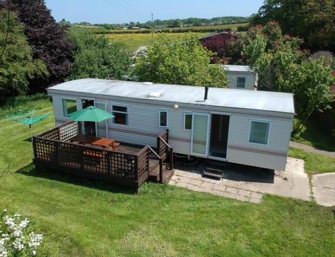Property building, Day, Garden, Garden view