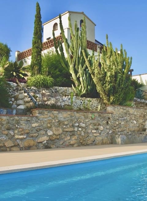 Property building, Garden, Garden view, Swimming pool