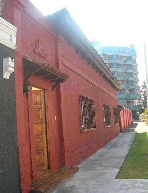 Facade/entrance