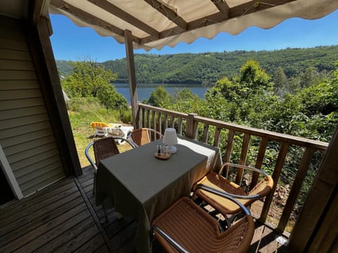 Patio, Day, Natural landscape, View (from property/room), View (from property/room), Balcony/Terrace, Dining area, Lake view, Mountain view, River view