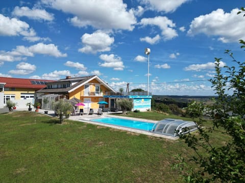 Property building, Swimming pool