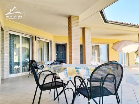Patio, Day, Balcony/Terrace