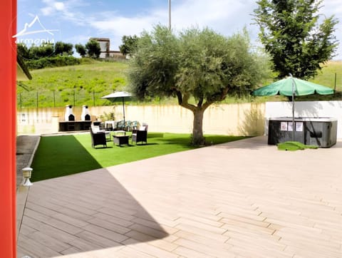 Patio, Day, Garden, Garden view, Swimming pool