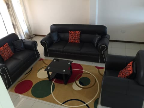 Seating area, Area and facilities