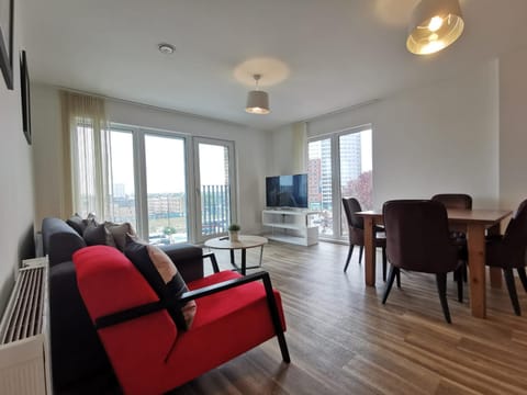 Communal lounge/ TV room, TV and multimedia, Living room, Seating area, Dining area, Evening entertainment