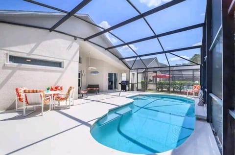 Swimming pool, Swimming pool