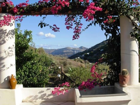 Nearby landmark, Spring, Day, Natural landscape, Garden, View (from property/room), Balcony/Terrace, Garden view, Mountain view