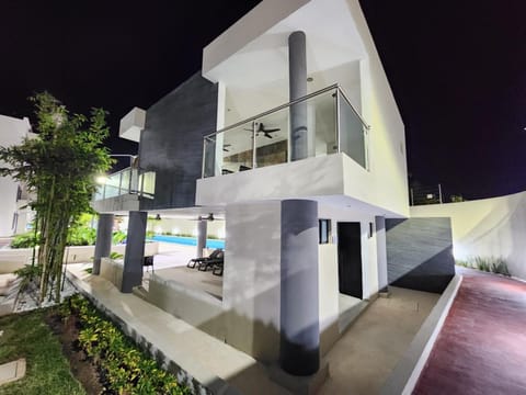 Balcony/Terrace, Swimming pool