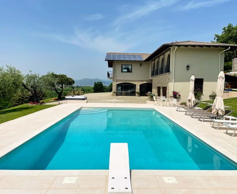 Property building, Hot Tub, Swimming pool, sunbed