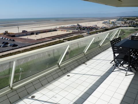 Appart T4 lumineux avec terrasse vue mer Apartment in Hauts-de-France