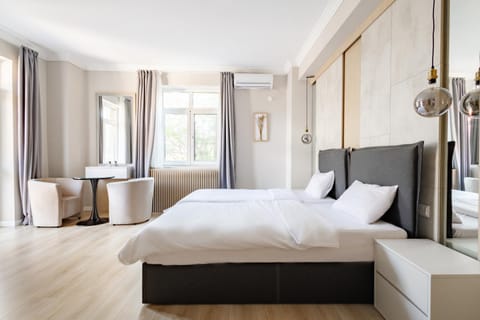 Bed, Photo of the whole room