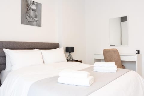 Bed, Decorative detail, Decorative detail