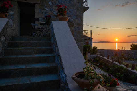 Property building, Patio, Day, People, Natural landscape, Business facilities, On site, Guests, Garden view, Mountain view, Sea view, Street view, Seasons, Sunset, group of guests, Inner courtyard view