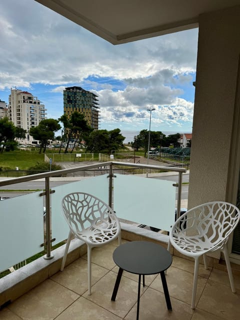 Patio, Day, View (from property/room), Balcony/Terrace, Seating area