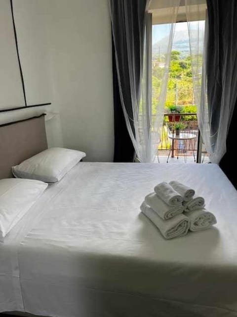 Bed, Photo of the whole room, Bedroom, towels, air conditioner