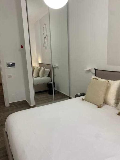 Bed, Photo of the whole room, Bedroom, wardrobe, air conditioner