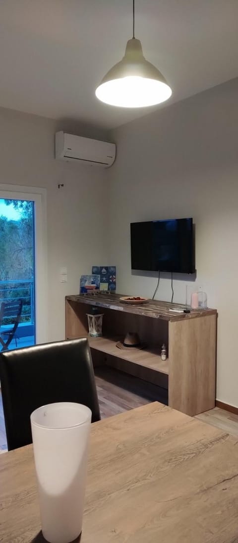 TV and multimedia, Dining area