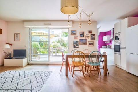 Grand et charmant appartement familial, 3 chambres, et moderne avec grand jardin et parking privatif aux portes de Paris Apartment in Île-de-France