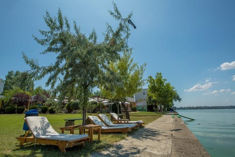 Nearby landmark, Day, Natural landscape, Garden view, Lake view, sunbed