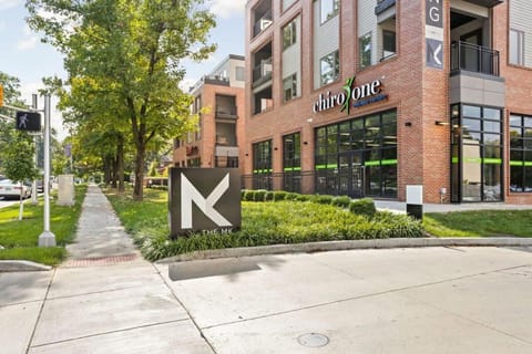 CozySuites at Meridian Kessler Apartment in Meridian-Kessler