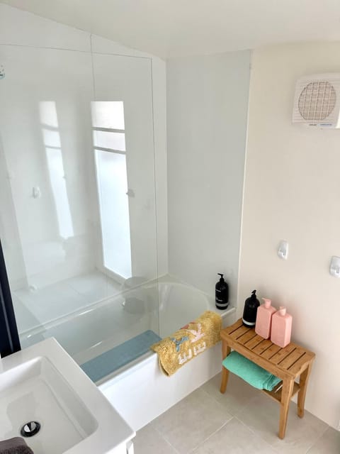 Heritage Cottage in Sandy Bay House in Tasmania