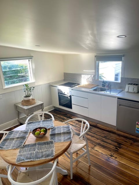 Heritage Cottage in Sandy Bay House in Tasmania